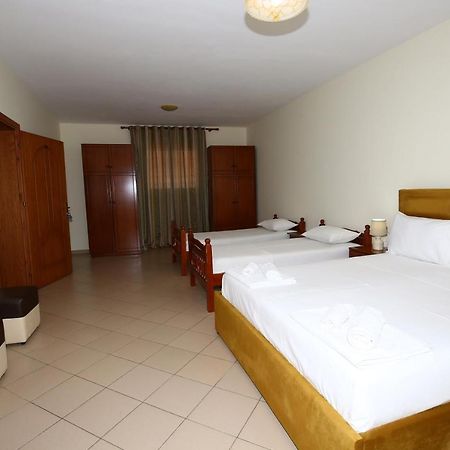 Hotel Venezia โกเลม ภายนอก รูปภาพ