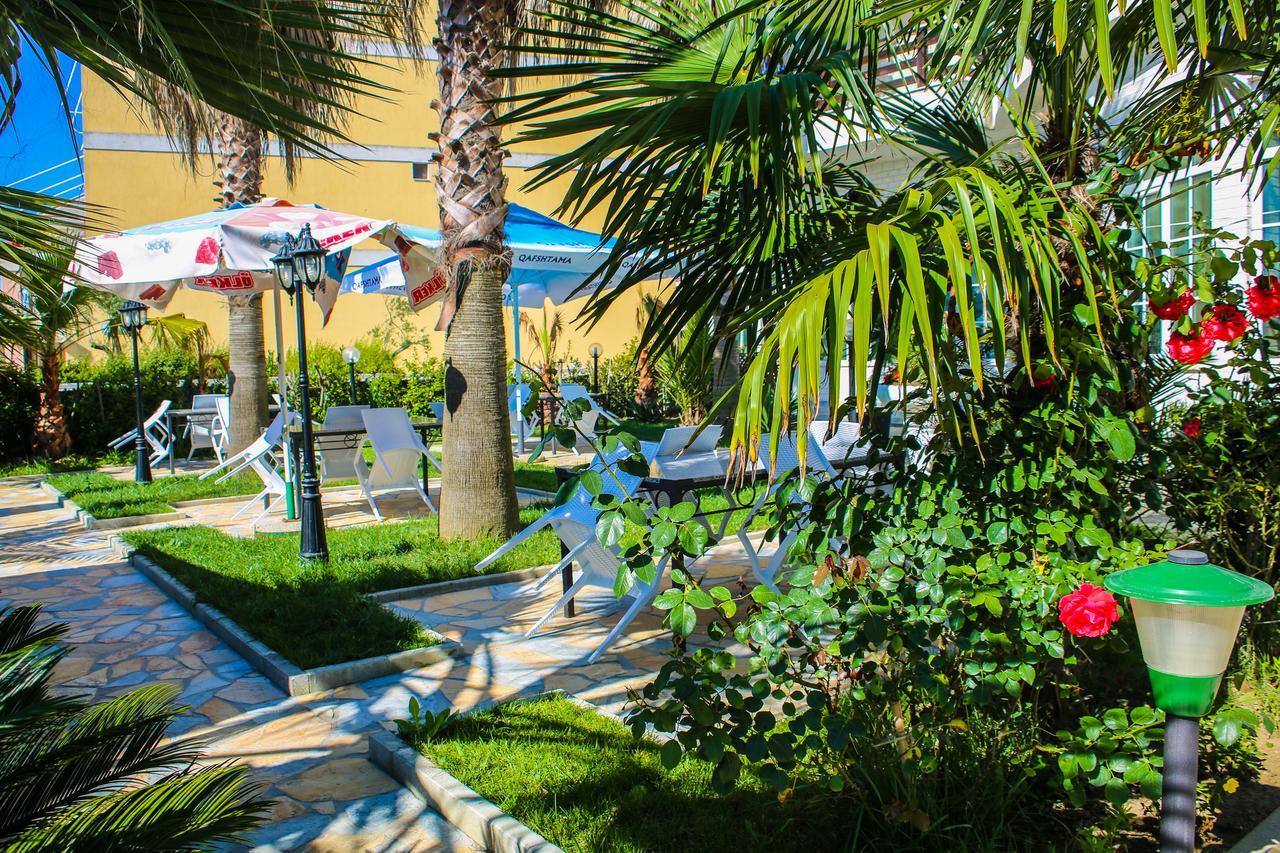 Hotel Venezia โกเลม ภายนอก รูปภาพ